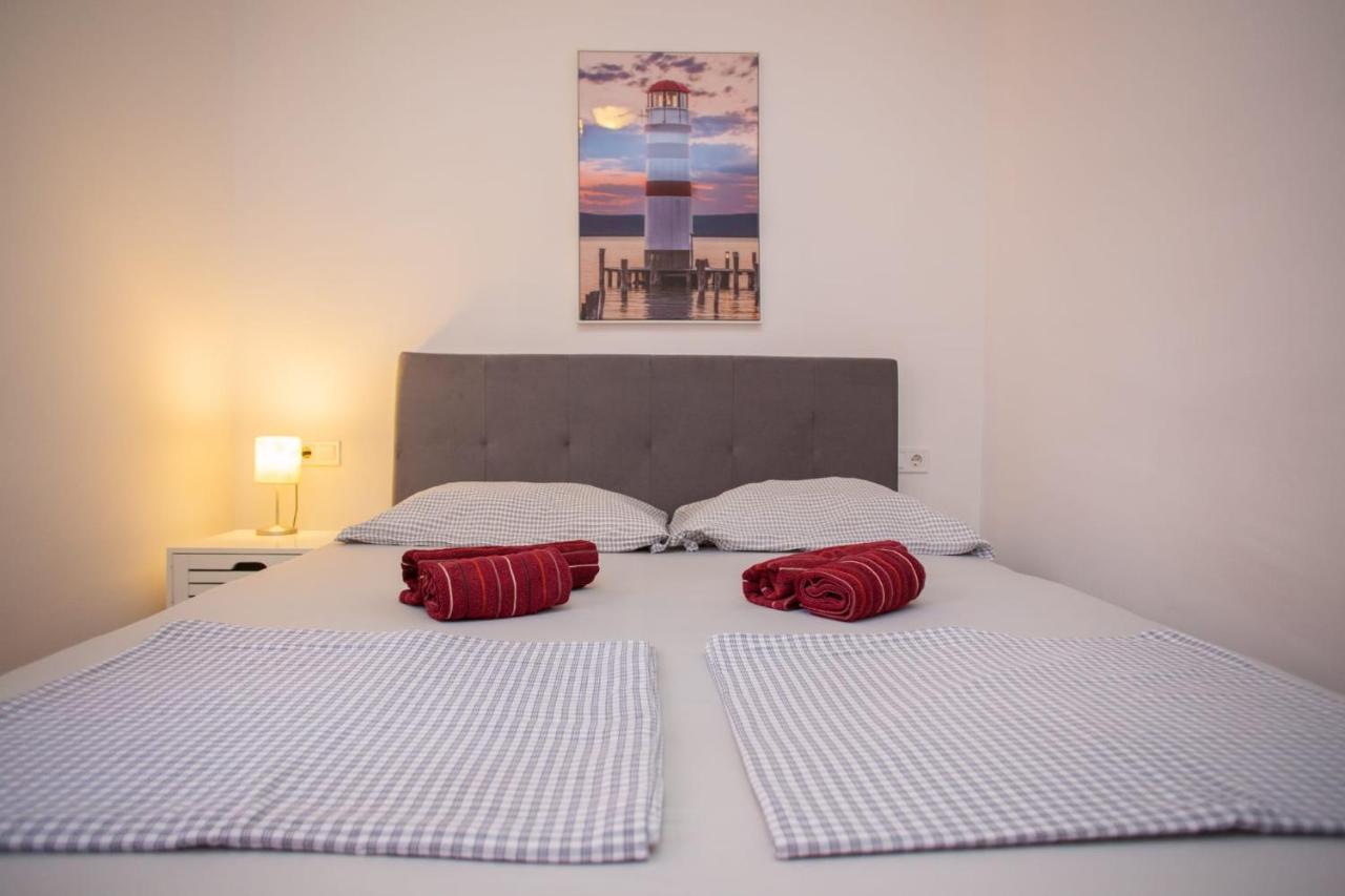 Yucca Apartment