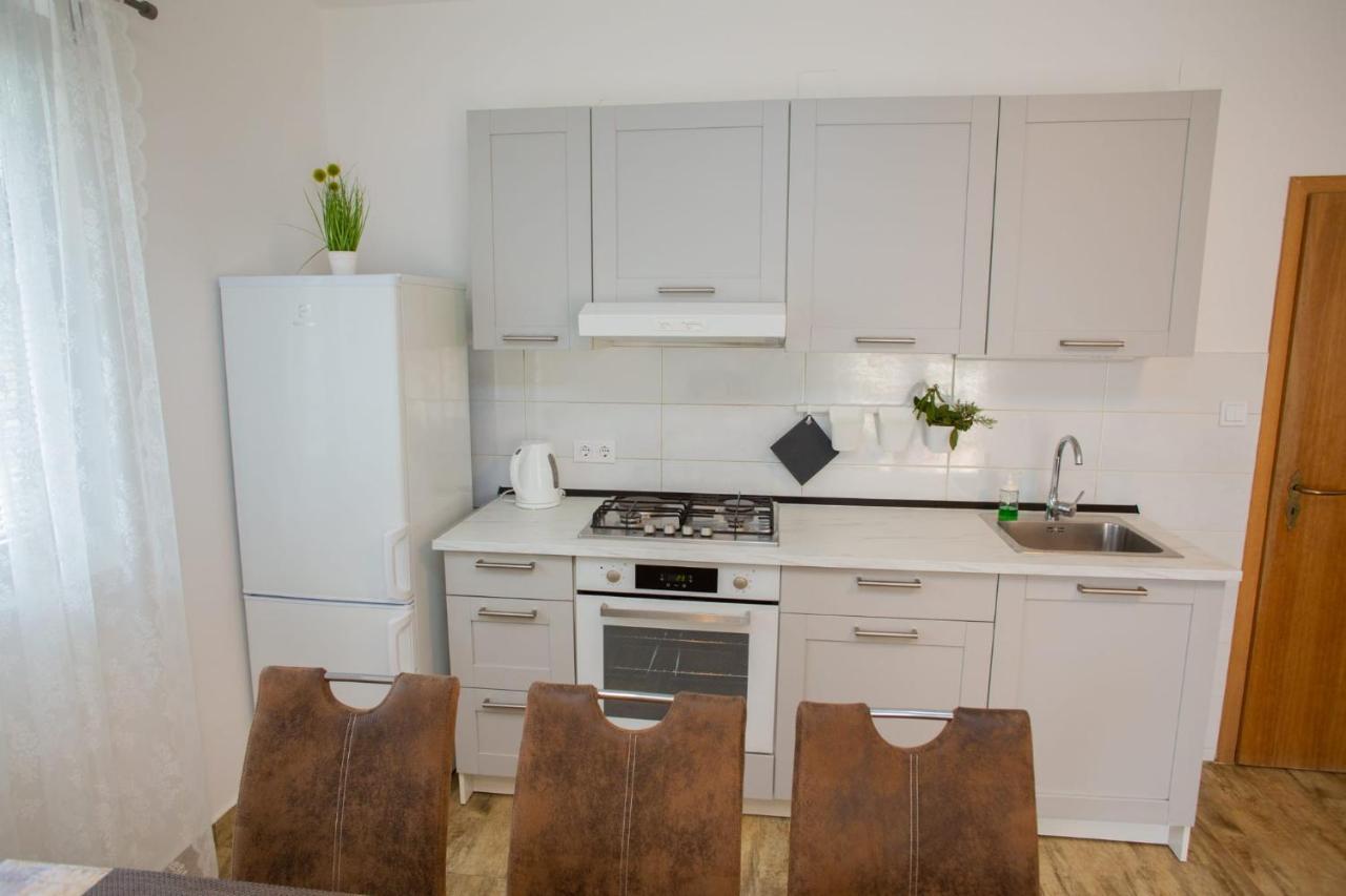 Apartment Yucca Novalja