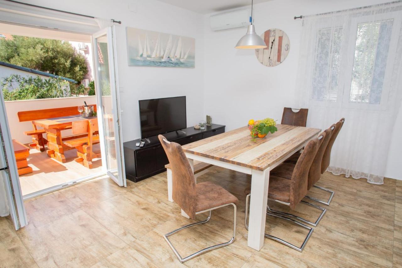 Yucca Apartment