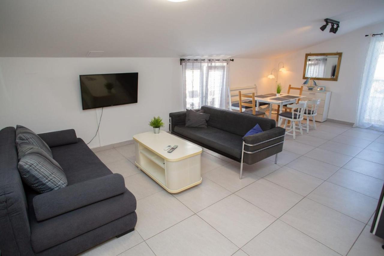 Yucca Apartment